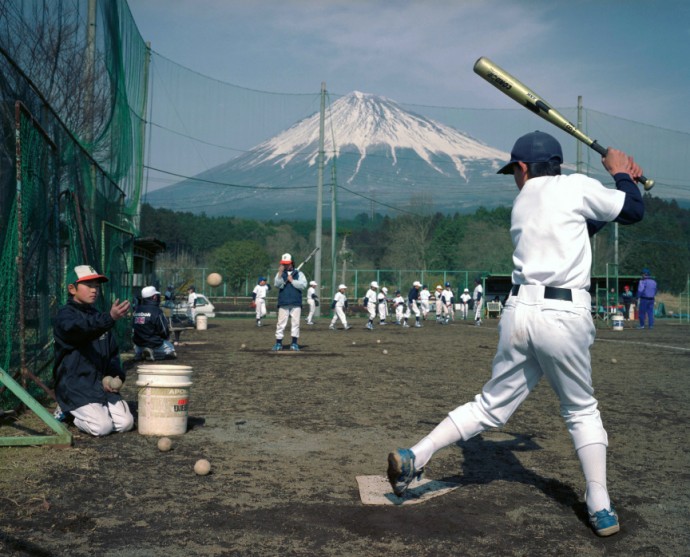 chris-steele-perkins-earth-02-690x557